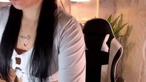 Scarlett online show from December 2025 12:45:01 PM