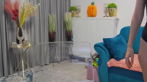 Scarlett online show from October 2025 04:21:02 AM