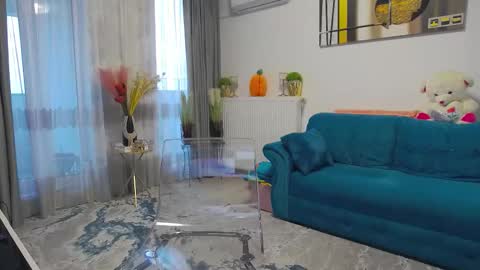 Scarlett online show from October 2025 05:05:02 AM