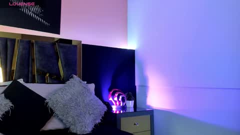 scarlettorres online show from September 2025 05:25:02 PM