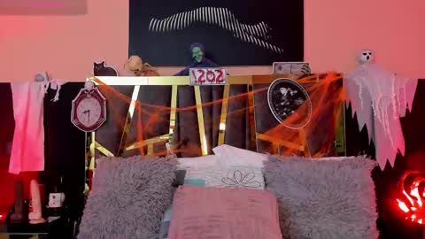 scarlettorres online show from October 2025 07:04:02 PM