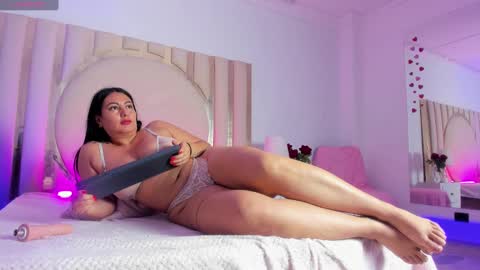 Snapshot of scarlettross_ chatting on February 2025 06:04:02 PM Scarlett Ross online show from February 2025 06:04:02 PM
