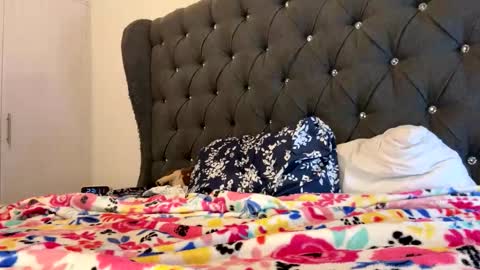 Scarlett online show from October 2025 04:10:01 AM