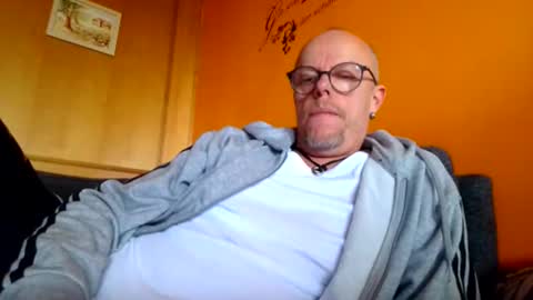 schmuhbaer1 online show from October 2025 10:59:02 AM