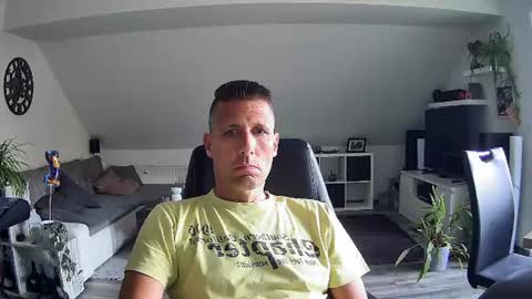 Snapshot of schnuckigeil chatting on July 2026 04:56:01 PM Dildomen online show from July 2026 04:56:01 PM