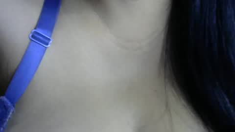 Snapshot of schoco_milf chatting on February 2025 01:50:02 AM mai latina online show from February 2025 01:50:02 AM