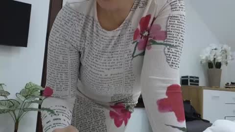 Snapshot of schoolteach chatting on December 2025 08:06:01 PM cindy desire online show from December 2025 08:06:01 PM