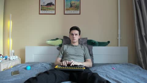 Snapshot of scooby_r chatting on December 2024 10:02:02 AM Thomas brunette and Alex blond online show from December 2024 10:02:02 AM