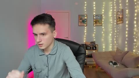 Snapshot of scooby_r chatting on January 2025 11:29:02 AM Thomas brunette and Alex blond online show from January 2025 11:29:02 AM