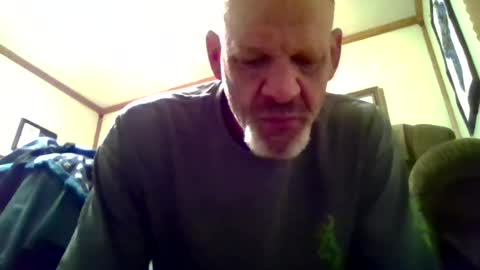 Snapshot of scotthuffsalot chatting on June 2026 06:07:02 AM scotthuffsalot online show from June 2026 06:07:02 AM