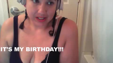 Snapshot of scumbagsmith chatting on September 2025 10:48:01 AM Danni online show from September 2025 10:48:01 AM