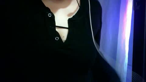 Danni online show from November 2025 10:05:01 AM