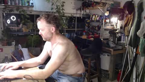 Seattlemanwhore online show from October 2025 01:29:01 PM