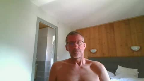 Snapshot of seb846894 chatting on June 2026 08:17:02 AM seb846894 online show from June 2026 08:17:02 AM
