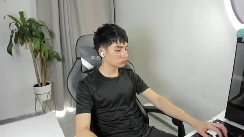 sebastian online show from April 2026 03:50:01 PM