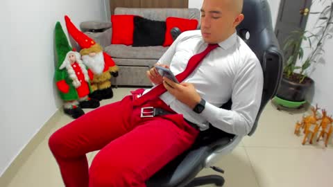 juan  sebastian online show from December 2024 07:44:01 PM