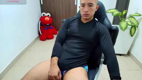 Snapshot of sebastian_oconnor77 chatting on October 2025 12:37:02 PM juan sebastian online show from October 2025 12:37:02 PM