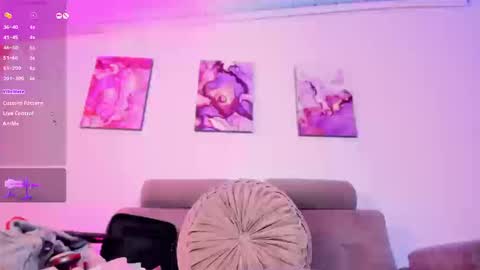     .  INDEPENDENT MODEL online show from February 2026 06:20:02 PM