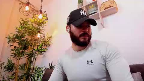 Snapshot of sebastianvilla__ chatting on July 2026 10:01:02 PM Instagram jeanpaulfit online show from July 2026 10:01:02 PM