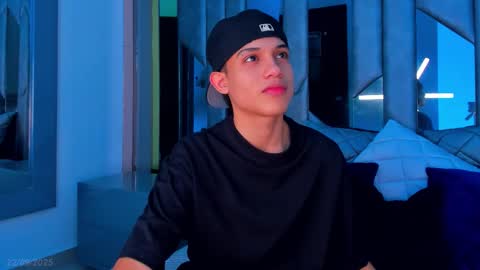 Sebastian online show from September 2025 04:37:02 AM