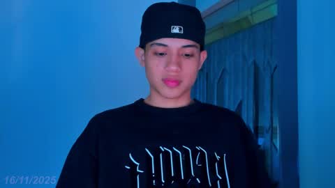 Sebastian online show from November 2025 08:25:02 PM