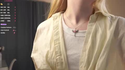 Rina online show from October 2025 07:09:02 PM