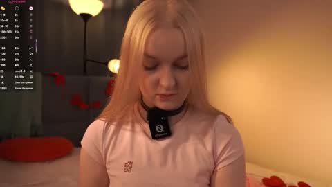 Rina online show from November 2025 07:58:01 PM