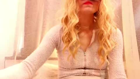 Anni online show from February 2025 11:58:01 AM