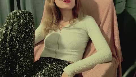 Anni online show from October 2025 11:38:01 PM