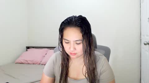 MILAN online show from February 2025 05:33:02 AM