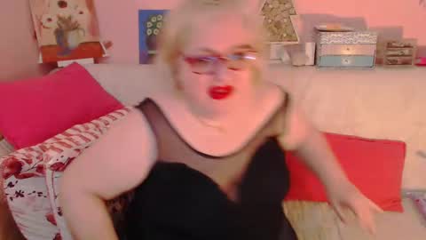 Snapshot of secretloverbbw chatting on February 2025 07:37:02 PM Alice online show from February 2025 07:37:02 PM