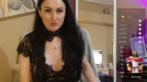 Snapshot of secretmistress01 chatting on January 2025 03:25:01 PM Mariot Mery for short ..never call me PET NAMES in FREECHAT mom momy baby or sweety online show from January 2025 03:25:01 PM