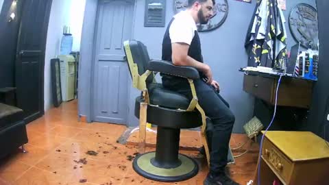 Snapshot of secrets_of_the_barber chatting on February 2025 11:21:02 PM the Barber online show from February 2025 11:21:02 PM