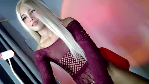 Snapshot of seduce_and_surrender chatting on October 2025 06:00:01 AM YU RI online show from October 2025 06:00:01 AM