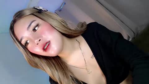 Snapshot of seducing_angela chatting on November 2025 01:26:02 AM seducing_angela online show from November 2025 01:26:02 AM