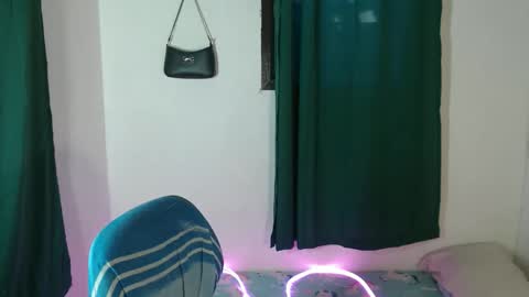 Snapshot of seductive_chailyn chatting on November 2025 06:25:02 AM just call me baby online show from November 2025 06:25:02 AM