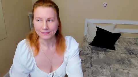 Snapshot of seductive_foxy_ chatting on October 2025 05:59:01 AM seductive_foxy_ online show from October 2025 05:59:01 AM