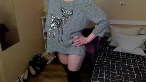 seductive_foxy_ online show from November 2025 04:17:01 PM