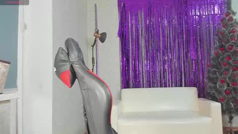 seductive_she_wolf online show from December 2024 11:35:01 AM