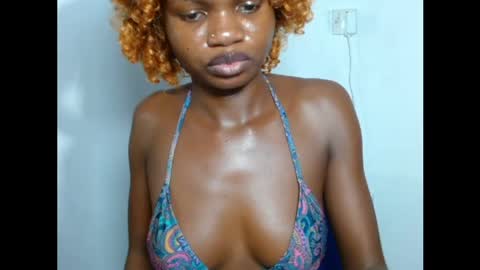 Snapshot of seductive_sugar247 chatting on April 2026 03:53:02 AM seductive_sugar247 online show from April 2026 03:53:02 AM