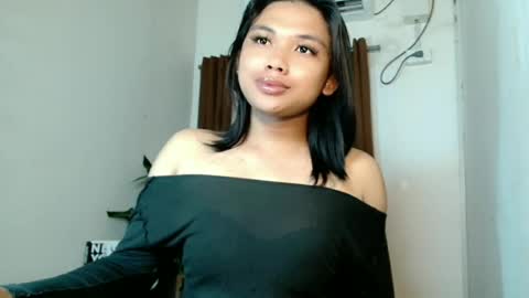 Snapshot of seductivedeluxe69 chatting on August 2026 07:28:01 PM Deluxe online show from August 2026 07:28:01 PM