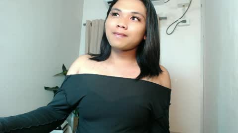 Snapshot of seductivedeluxe69 chatting on August 2026 09:06:01 PM Deluxe online show from August 2026 09:06:01 PM