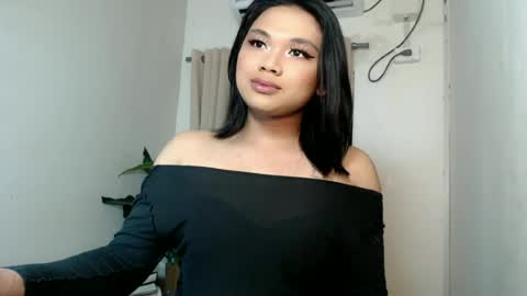 Snapshot of seductivedeluxe69 chatting on August 2026 09:44:02 AM Deluxe online show from August 2026 09:44:02 AM