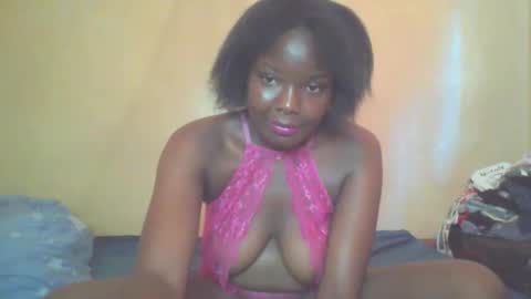 Snapshot of seductress18 chatting on September 2025 10:47:01 AM Seductress online show from September 2025 10:47:01 AM