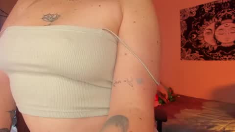 Yeyis  online show from December 2024 04:55:01 AM