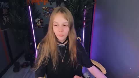 Snapshot of selen_hells_weet chatting on September 2025 05:46:02 PM Selena online show from September 2025 05:46:02 PM