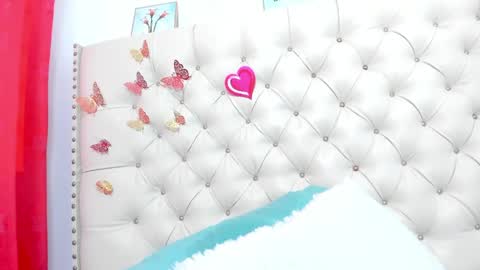 selena_beautyy online show from April 2026 07:04:01 PM