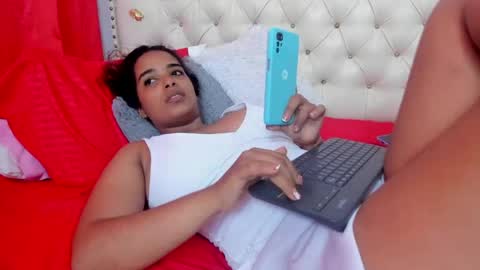 Snapshot of selena_beautyy chatting on May 2026 07:00:02 PM selena_beautyy online show from May 2026 07:00:02 PM