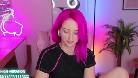 Selena Lily online show from January 2025 03:40:01 PM