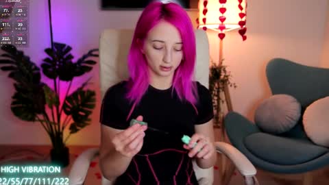 Selena Lily online show from February 2025 07:17:02 PM